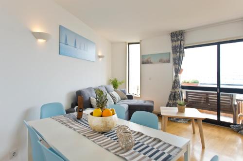 Amazing Comfy Flat with Balcony by Host Wise