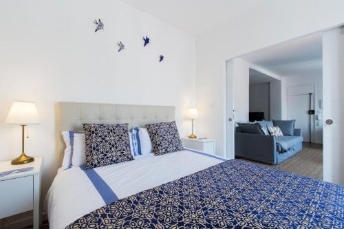 Amazing Downtown Apt with small balcony with view over the castle