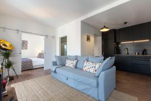 Amazing Downtown Apt with small balcony with view over the castle