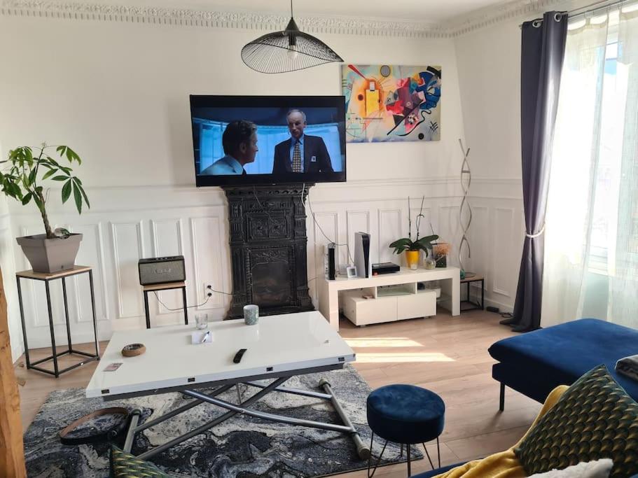 Amazing flat 10 min Paris 16e Porte- maillot 117 Rue Raymond Ridel, 92400 Courbevoie