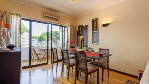 Amazing Flat W/Pool & Garden by LovelyStay