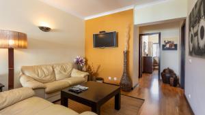 Amazing Flat W/Pool & Garden by LovelyStay