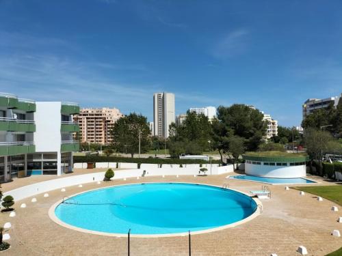 Amazing Green Tower 3 Castle flat with Balcony