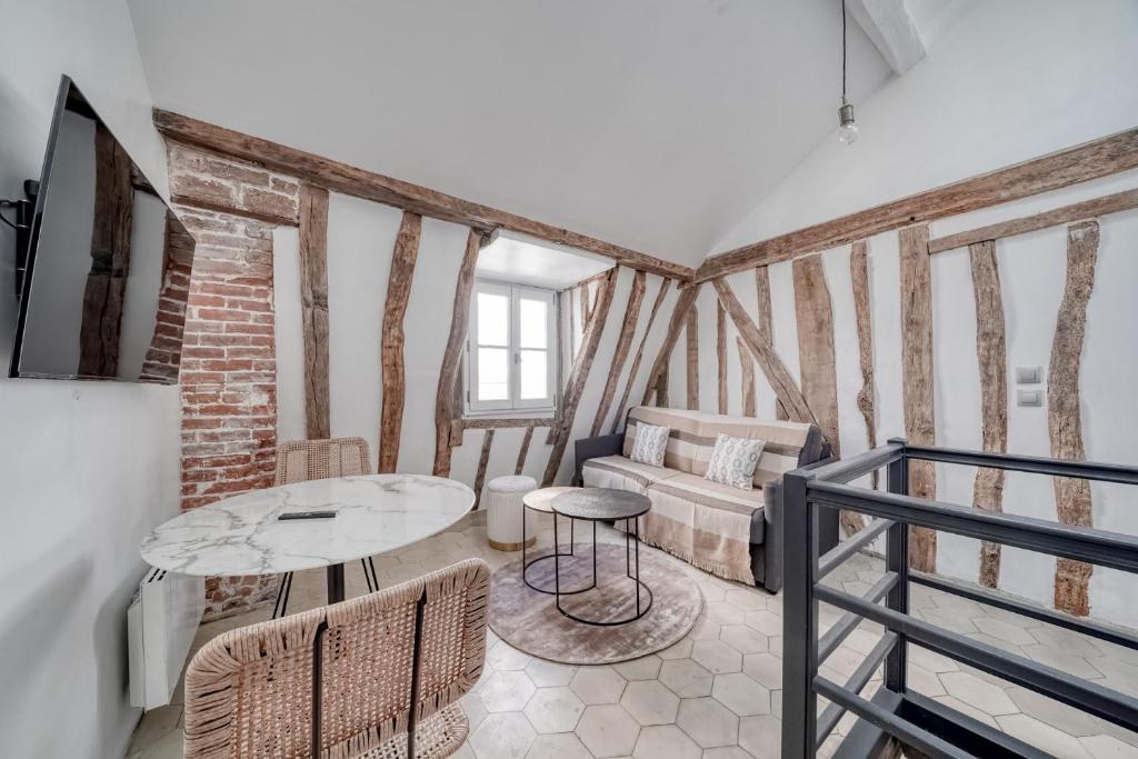 Appartement AMAZING HISTORICAL PARISIEN LOFT NEXT TO LOUVRE AREA ! 64 Passage Choiseul 75002 Paris