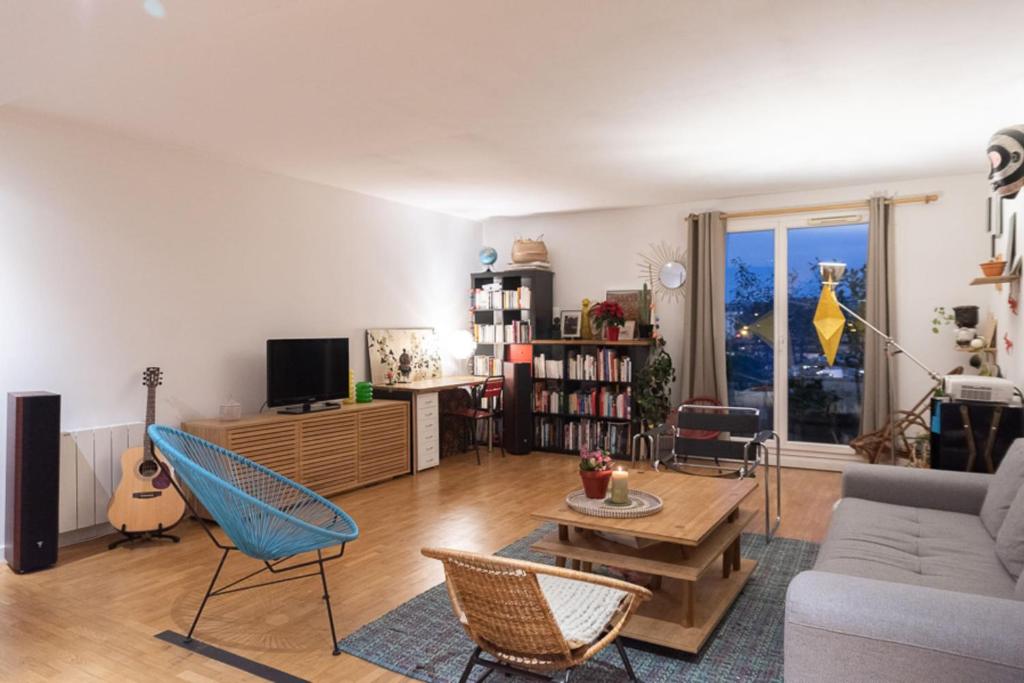 Amazing Loft in Porte de Montreuil 1 Rue Edouard Vaillant, 93170 Bagnolet