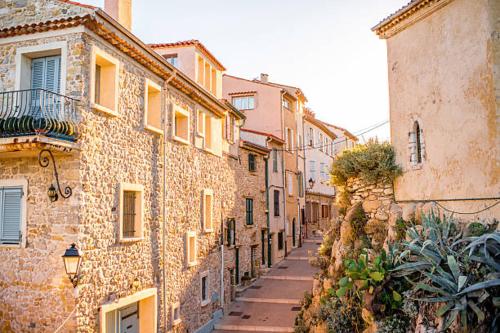 amazing new property in the heart of the old town of antibes