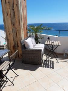 AMAZING PENTHOUSE- panoramic sea view & tikki bar on private terrasse