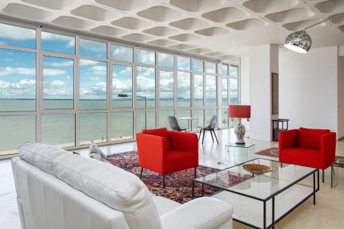 Amazing river view front Loft