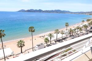 Amazing sea view 2 bedroom beach front 303