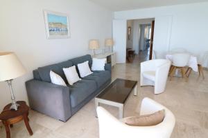Amazing sea view 2 bedroom beach front 303