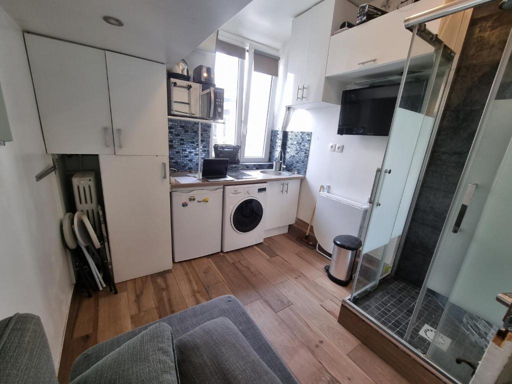 Amazing Studio near Parc des Expositions 4 Rue de la Saïda, 75015 Paris