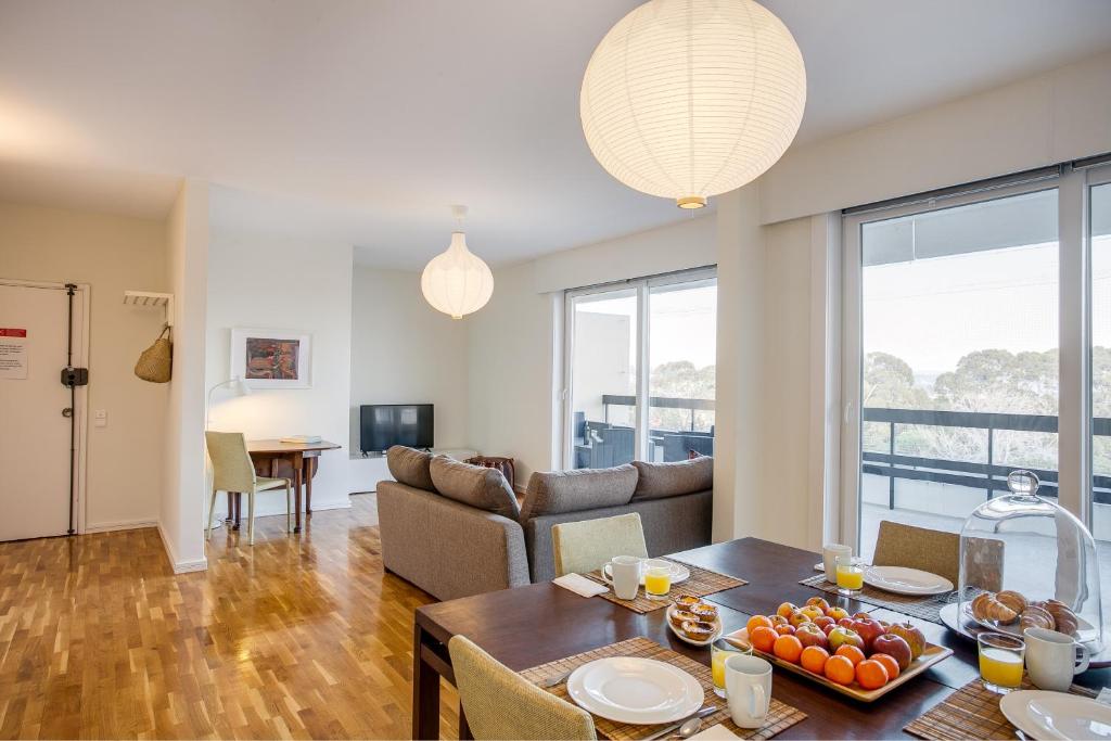 Amazing Tailor Made Penthouse by the Beach #2 4 Alameda Alto da Barra 6º Direito, 2780-179 Oeiras