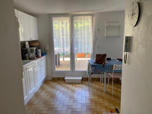 Appartement Appartement Amélie-les-Bains-Palalda, 2 pièces, 3 personnes - FR-1-703-114 21 rue des Thermes 2me étage à droite Amélie-les-Bains-Palalda