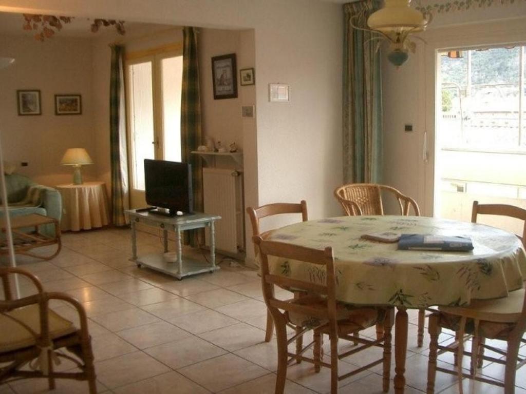 Appartement Appartement Amélie-les-Bains-Palalda, 2 pièces, 3 personnes - FR-1-703-12 2 rue des cèdres Bat 2 - 3e étage - Apt N°14, 66110 Amélie-les-Bains-Palalda