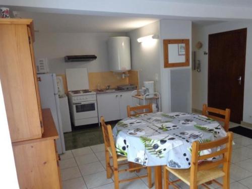 Appartement Appartement Amélie-les-Bains-Palalda, 2 pièces, 4 personnes - FR-1-703-76 18 Rue Joseph Coste Résidence Le Chalet Blanc RDC Amélie-les-Bains-Palalda