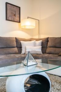 America Apartment by HR Madeira
