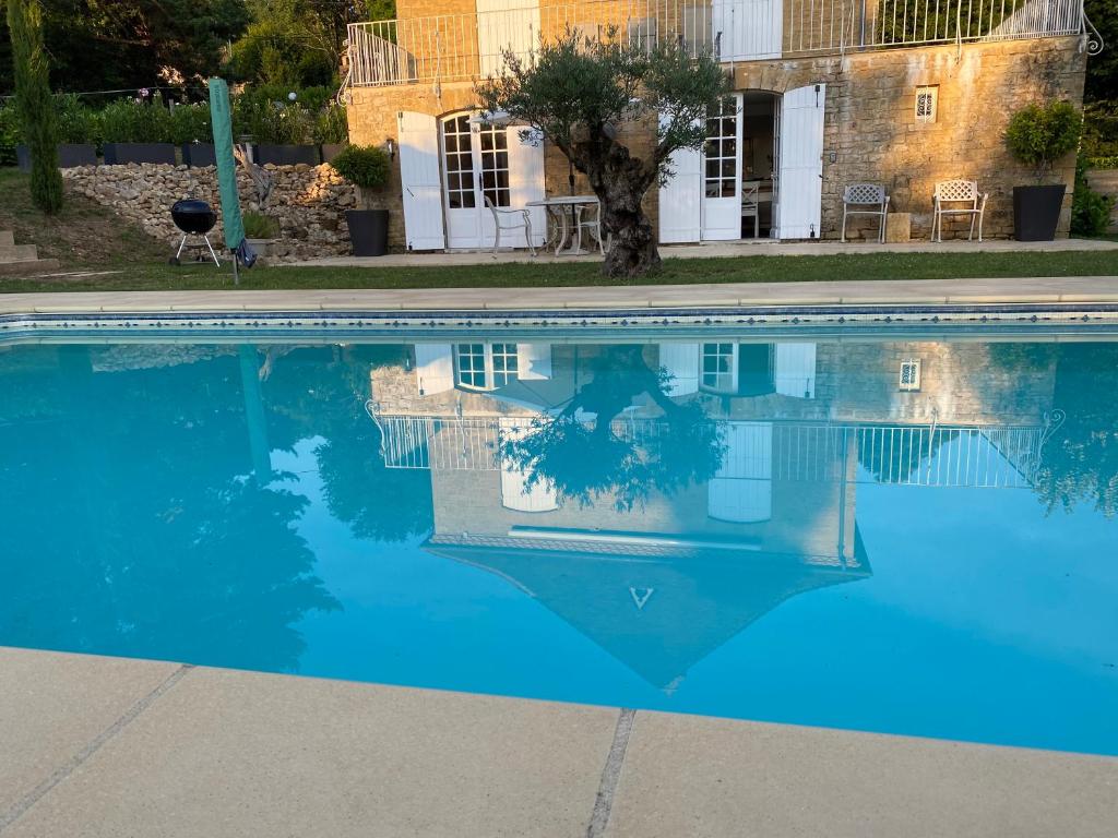 Appartement Amity. Exclusive poolside garden apartment Plane Basse Chemin Simone Signoret 24200 Sarlat-la-Canéda