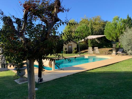 Amity. Exclusive poolside garden apartment