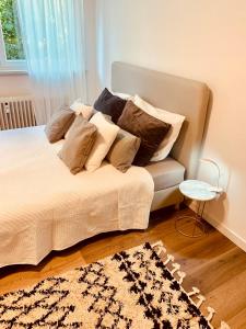 An der Uni Klinik Homburg, Neueröffnung Exklusiv neu renoviertes Apartment mit Küche und Badezimmer