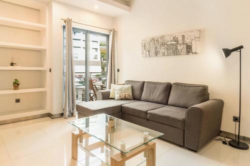 Anadia Atrium F