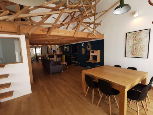 Ancien magasin type loft 145 m2 centre ville