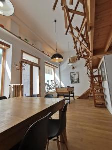 Ancien magasin type loft 145 m2 centre ville