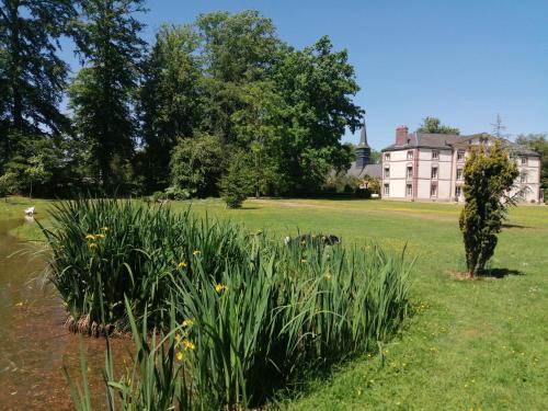 Appartement André Le Nôtre dans château XIX ème Bracquetuit france