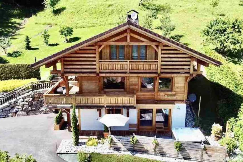 Appartement Androsace Appartement dans Chalet bois avec Jacuzzi privatif Terrasse et Vue Montagne 143 Chemin Du Cruet 74230 Les Villards-sur-Thônes