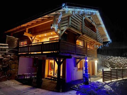 Androsace Appartement dans Chalet bois avec Jacuzzi privatif Terrasse et Vue Montagne