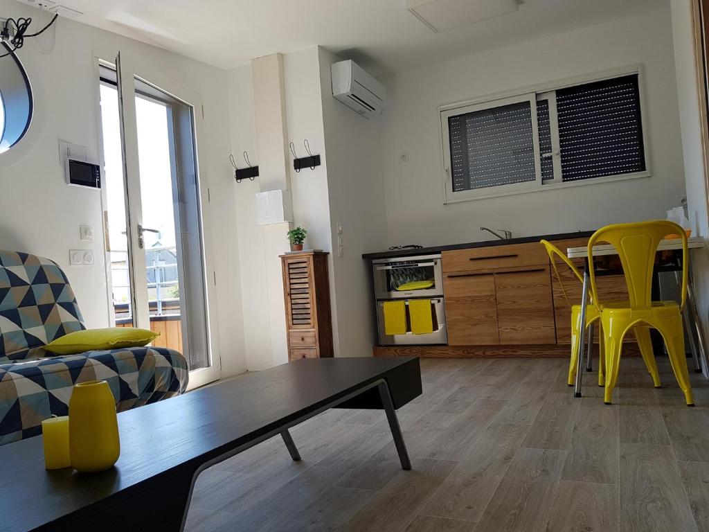 Angers Green Lodge - Yellow Sun Appartement 59 Route de Briollay, 49100 Angers