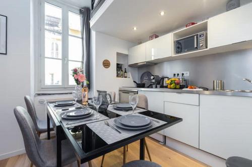 ANGLE DROIT- LOFT CHARMANT ET ATYPIQUE, CLIMATISATION, Vieux-Nice