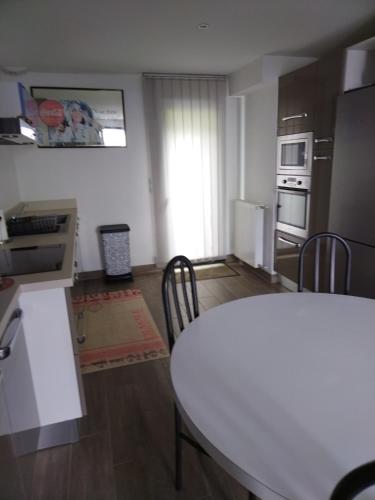 ANGLET appt maison à 2 kms des plages et de Biarritz