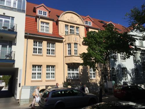 Ankerplatz Warnemünde - Direkte Strandnähe mit Leuchtturmblick