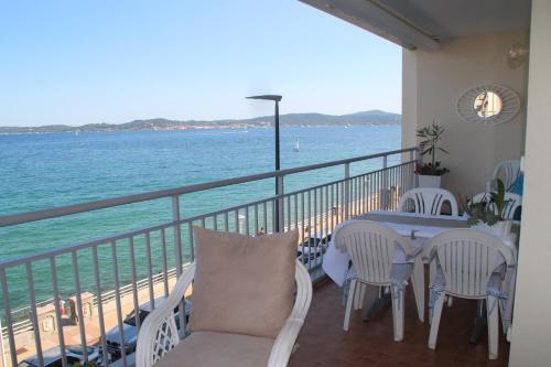 Appartement Appartement Anna Grande Vue Mer Le Bel horizon1 1 Rue Magali Sainte-Maxime