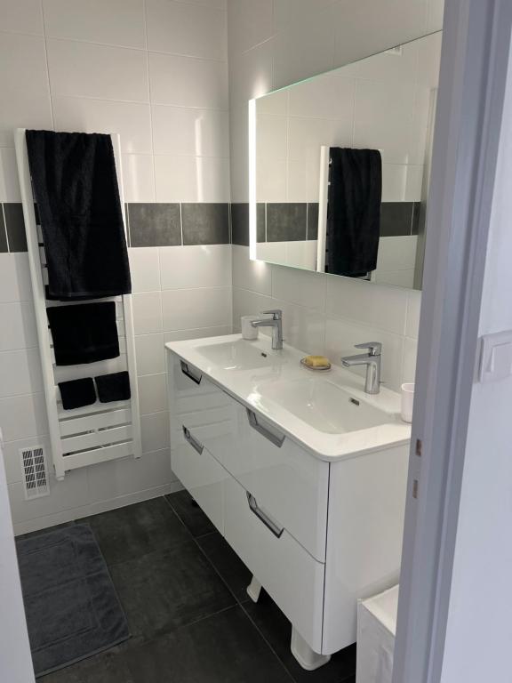 Annecy Centre Appartement Lumineux 3ème étage 2 Rue Tochon, 74000 Annecy