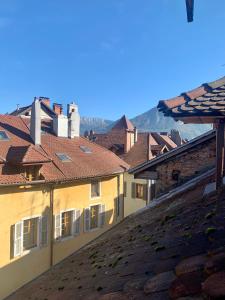 Annecy Sainte Claire proche Gare-Lac Duplex 4e étage 4ou6 pers Meublé 3 étoiles