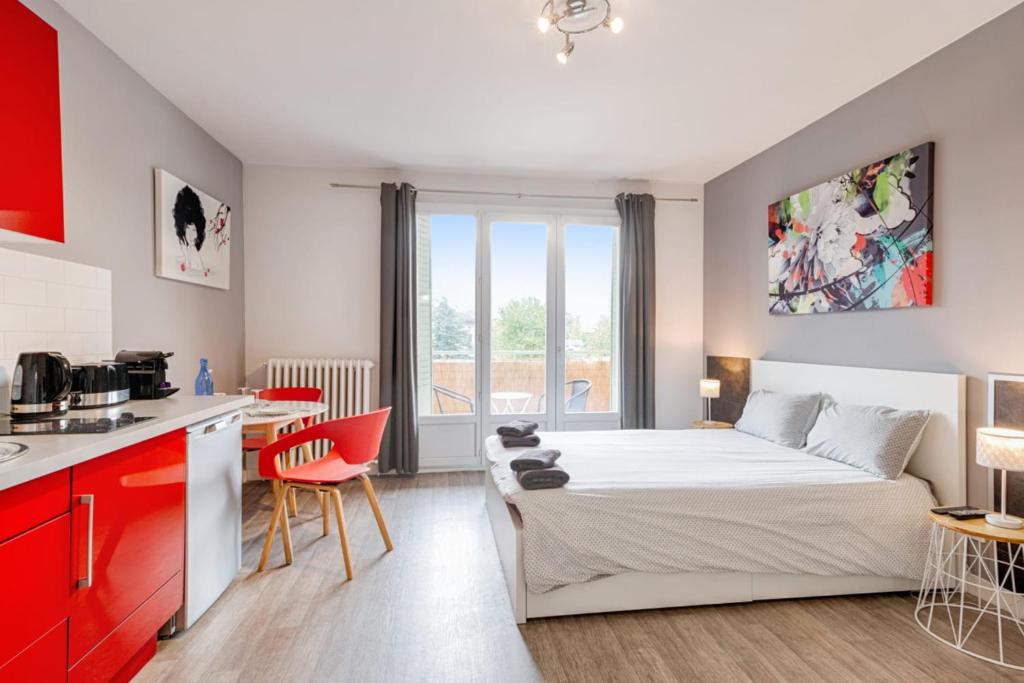 Annecy Studio balcony close to old town 3 Avenue du Pont Neuf, 74960 Annecy