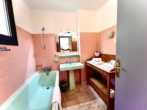 Appartement annexe bastide du paradou le paradou les claux 04360 Moustiers-Sainte-Marie Provence-Alpes-Côte d\'Azur