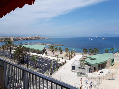 Antibes: A nest perched on the sea!