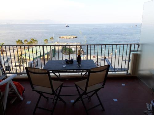 Antibes: A nest perched on the sea!
