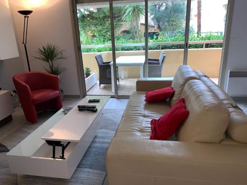 Antibes Juan les Pins center,1 bedroom apart, pool