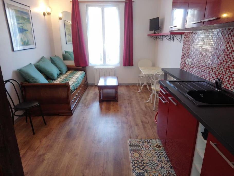 APART PRES DES DOCKS RENOVE 4 pers 1er étage 36 Rue de Colmar, 76600 Le Havre