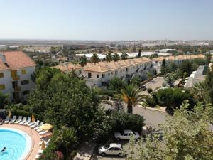 Apartamento 405 em Urbanização com Piscinas