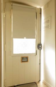 Apartamento Almirante T1 by YHA