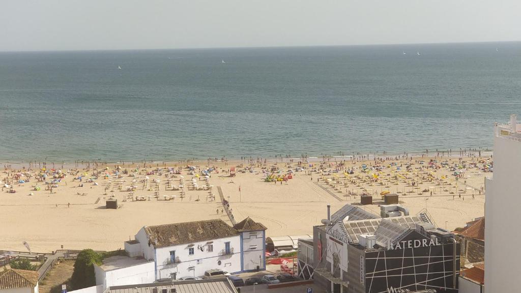 Apartamento com grandes terraços em frente a Praia Rua Engenheiro Francisco Bívar Edifício Cruzeiro, 8500-802 Portimão