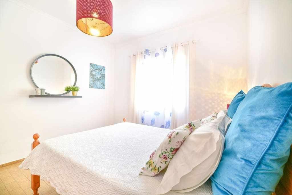 Apartamento com pátio 8 Largo Doutor Casimiro M. Neto, 8365-057 Algoz