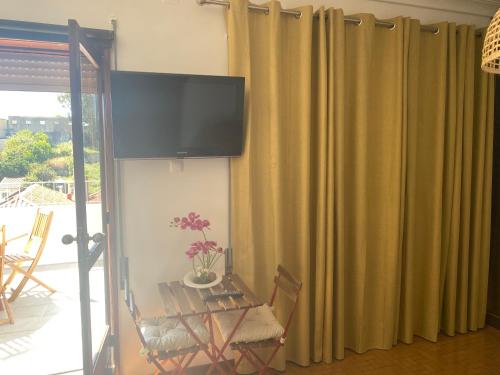 Apartamento com patio na rua principal da cidade