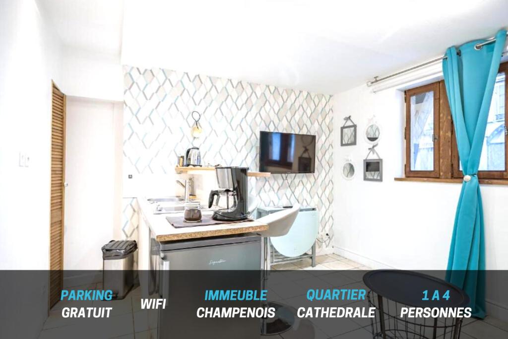 Apartamento com piscina perto da praia