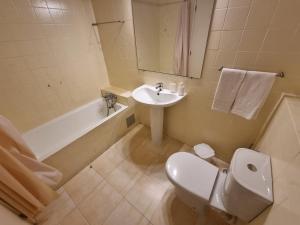 Apartamento junto a Praia com piscina.