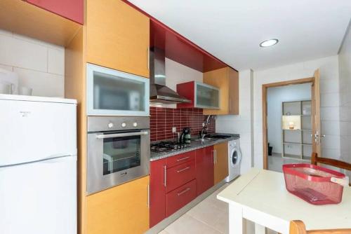 Apartamento luminoso próximo da praia e da marina